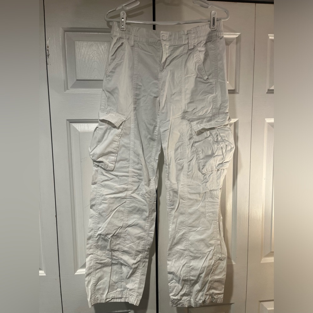Women’s divided brand white cargo pants size 6
